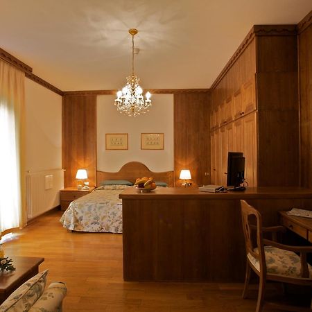 מדונה די קמפיליו Savoia Palace Hotel מראה חיצוני תמונה