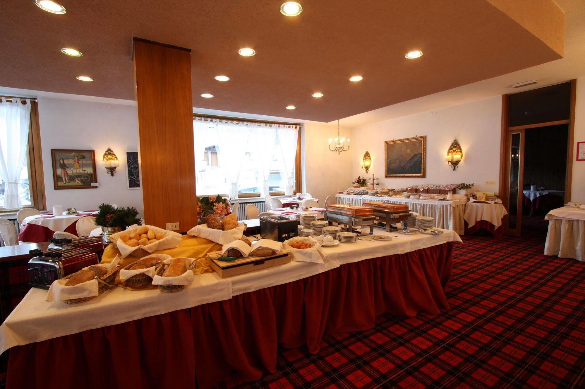 מדונה די קמפיליו Savoia Palace Hotel מראה חיצוני תמונה